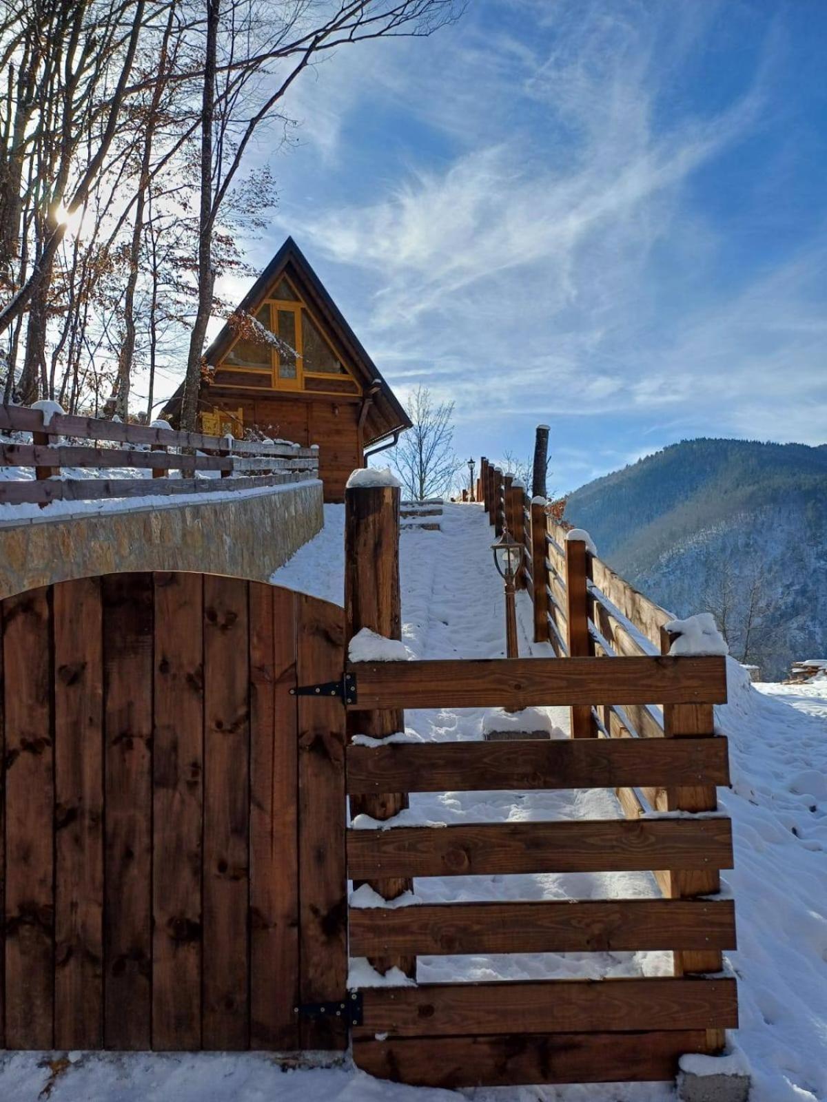 Drvene Kuce Suska - Wooden Suska *