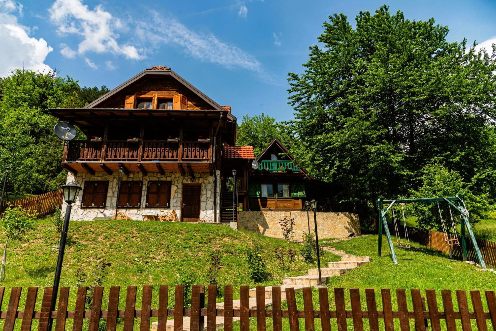 Дом отдыха Drvene Kuce Suska - Wooden Suska Zaovine